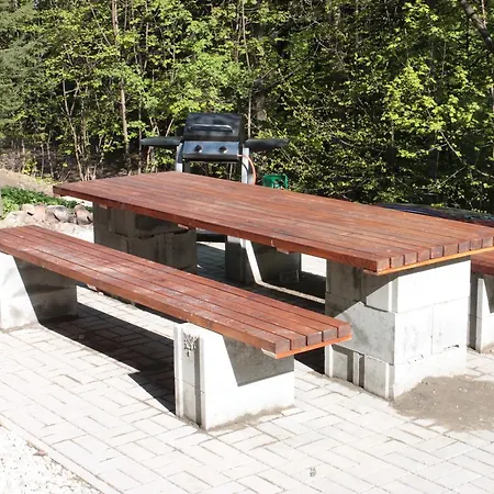 Malenka U Sjezdovky Pro 10 Osob Lodge